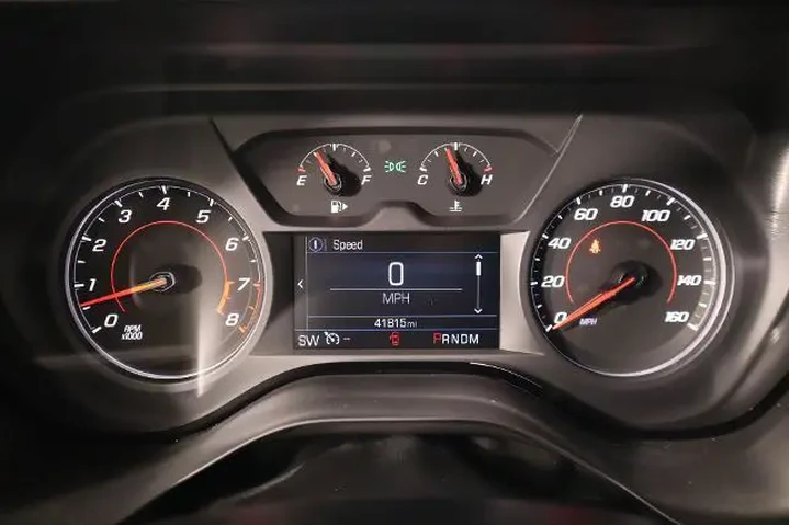 $26989 : Chevrolet Camaro 2023 LT 2dr image 4