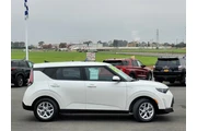 $17750 : Kia Soul 2024 S 4dr Crossove thumbnail
