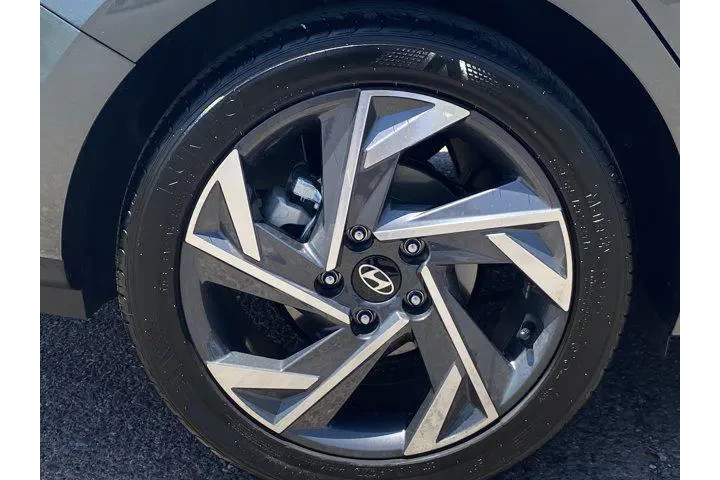 $21129 : Hyundai ELANTRA 2025 SEL Spo image 9