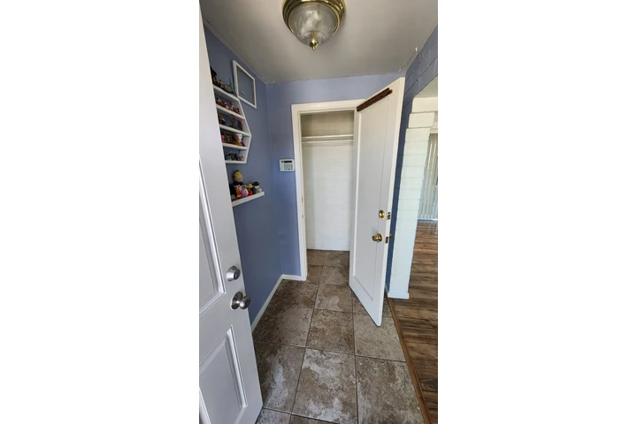 $1800 : Renta de cuarto  sala y baño image 3