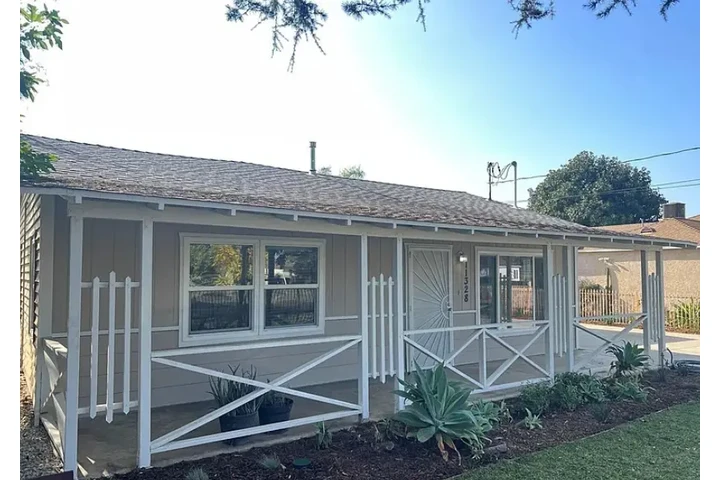 $1700 : CASA FOR RENT image 1