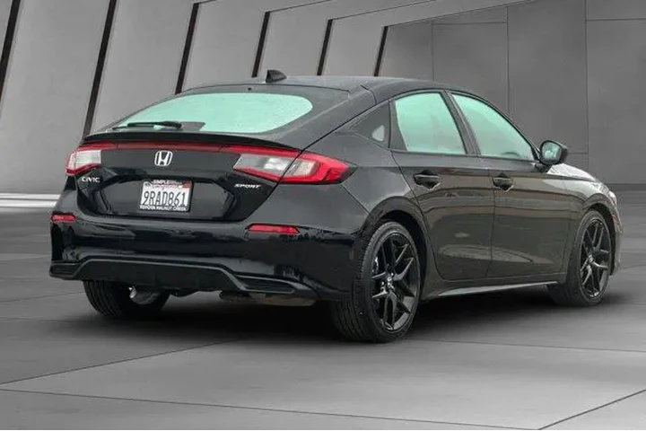 $26000 : Honda Civic 2025 Sport 4dr H image 4