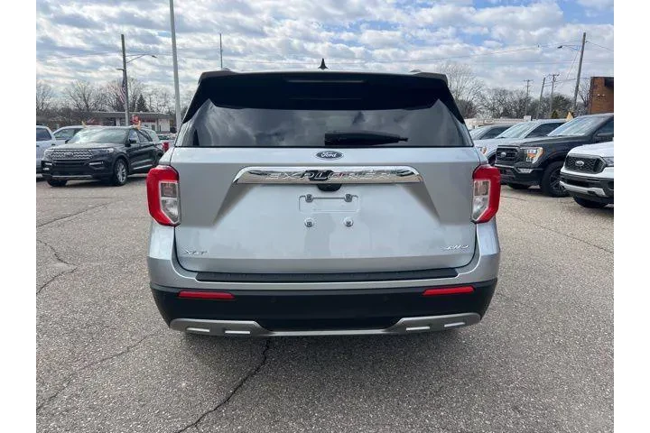 $31893 : Ford Explorer 2023 AWD XLT 4 image 5