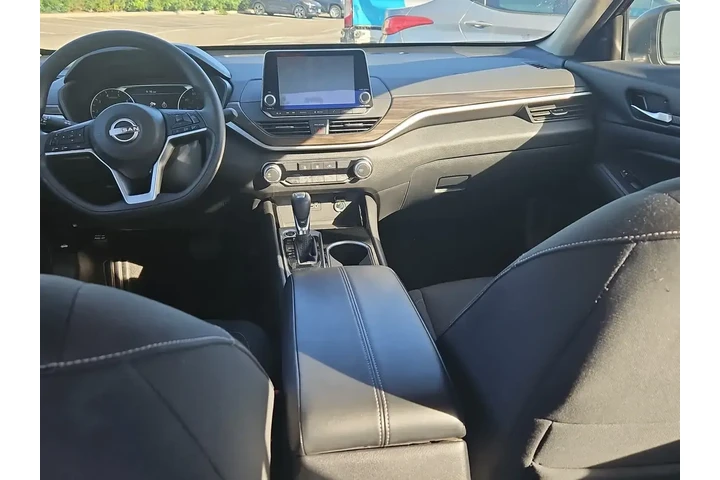 $18000 : Nissan Altima 2024 2.5 SV 4d image 10