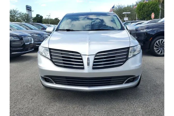 $15990 : Lincoln MKT 2018 Premiere 4d image 2