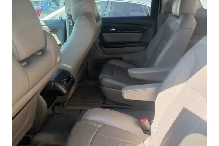 2015 GMC Acadia Denali image 7