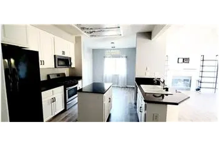 $2900 : Rental property with 3 bedro image 6