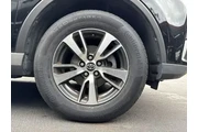 $14598 : Toyota RAV4 2017 AWD XLE 4dr thumbnail