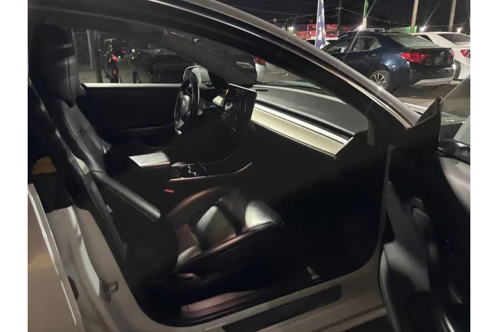 $22999 : 2019 Model 3 Standard Range P image 8