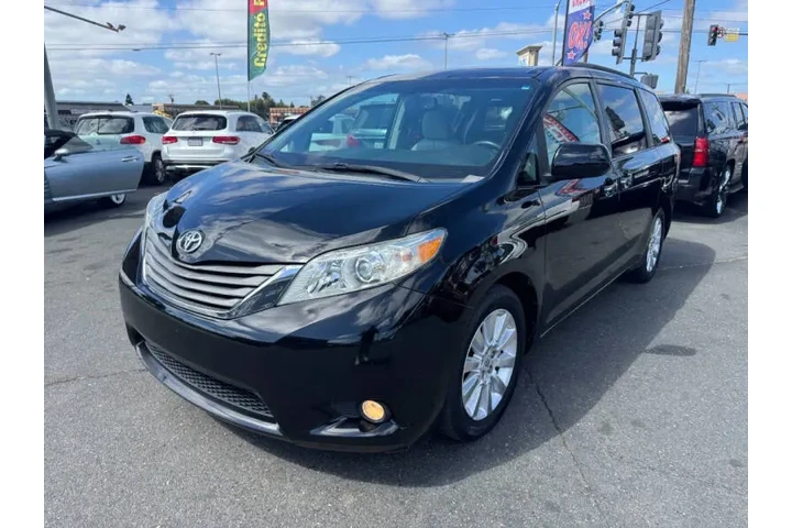 $8998 : 2011 Sienna XLE 7-Passenger image 5