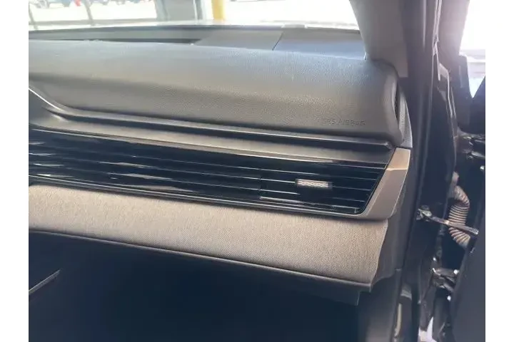 $27252 : Toyota Camry 2025 SE 4dr Sed image 7