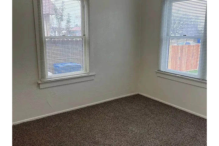 $700 : Amplia casa de 1 dormitorio image 4