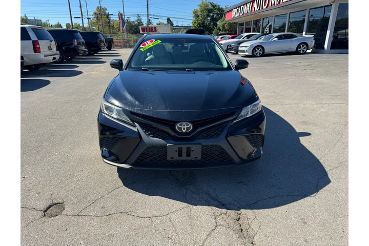 2018 Camry 4dr Sdn I4 Auto SE image 7