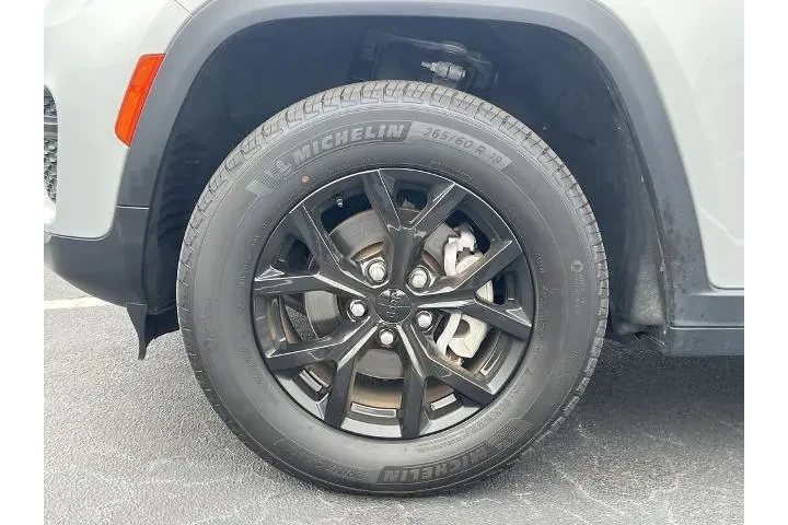 $29998 : Jeep Grand Cherokee 2024 4x4 image 8