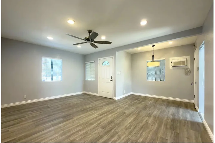 $900 : upgraded kitchen Home for rent image 4