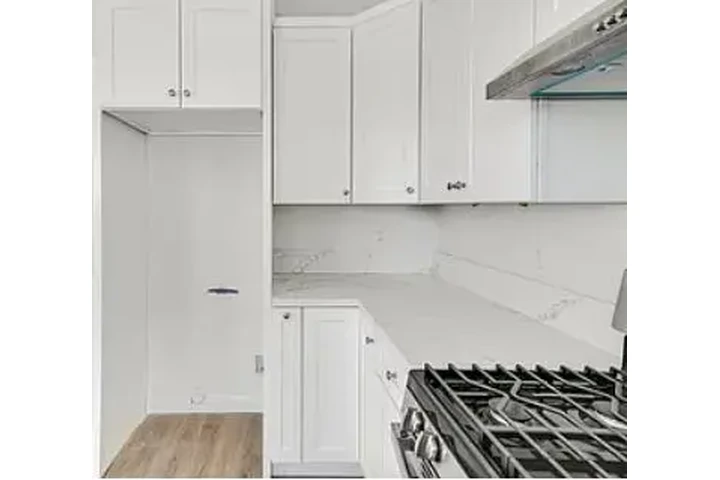 NORTHRIDGE APTOS EN RENTA image 4