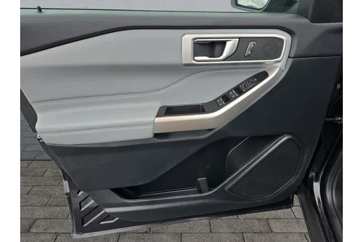 $25995 : Ford Explorer 2022 AWD XLT 4 image 10