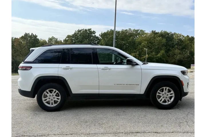 $24999 : 2024 Grand Cherokee Laredo image 8