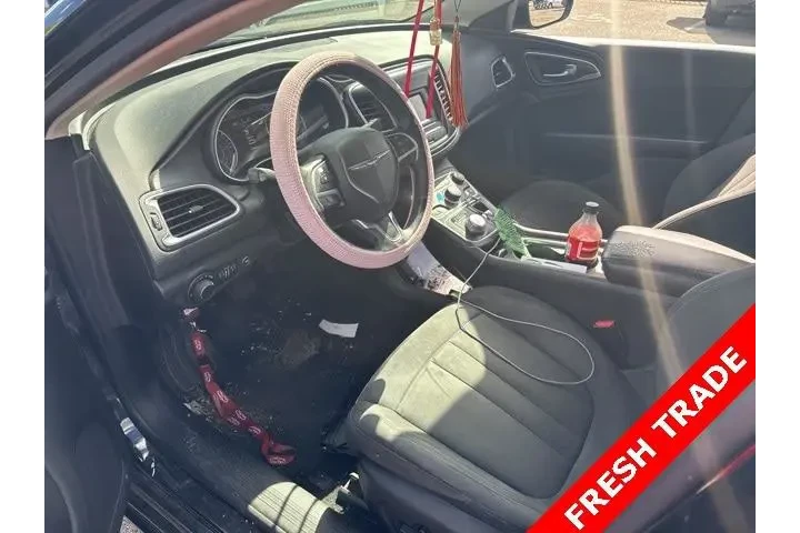 $2987 : Chrysler 200 2016 Limited 4d image 7