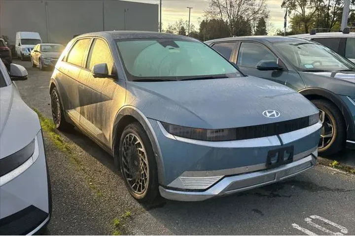 $33990 : Hyundai IONIQ 5 2024 AWD Lim image 2