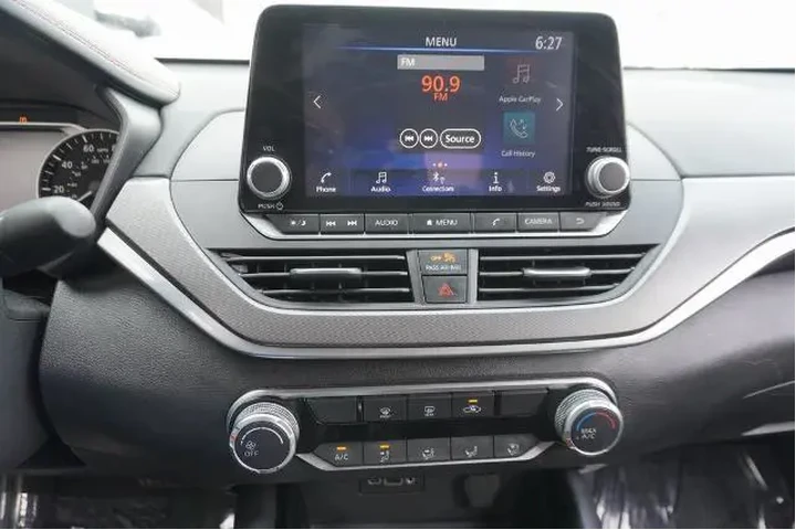 $23488 : Nissan Altima 2023 2.5 SR 4d image 8