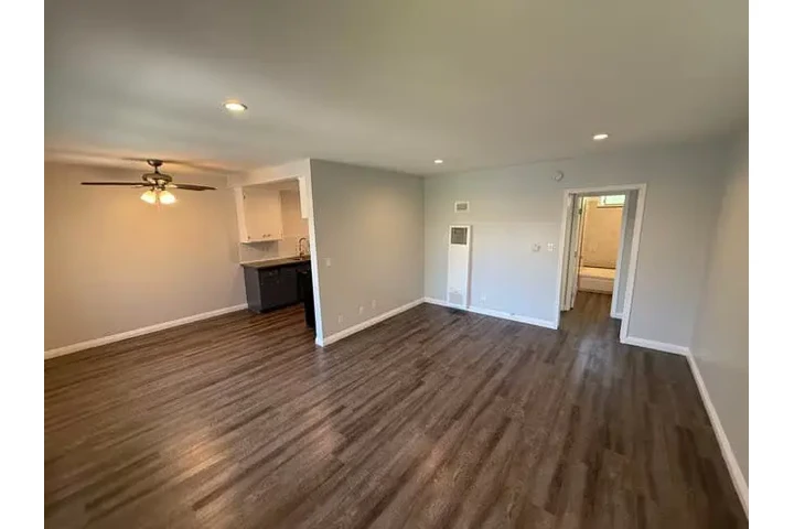 $1100 : Moderno Apto en Los Ángeles image 1