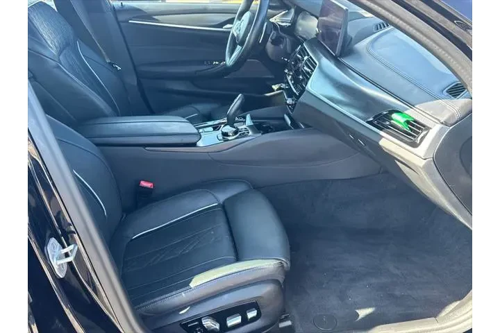 $38990 : BMW 5 Series 2021 AWD M550i image 10