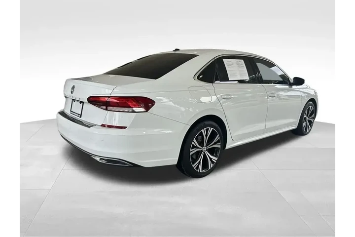 $16607 : Volkswagen Passat 2022 SE 4d image 1