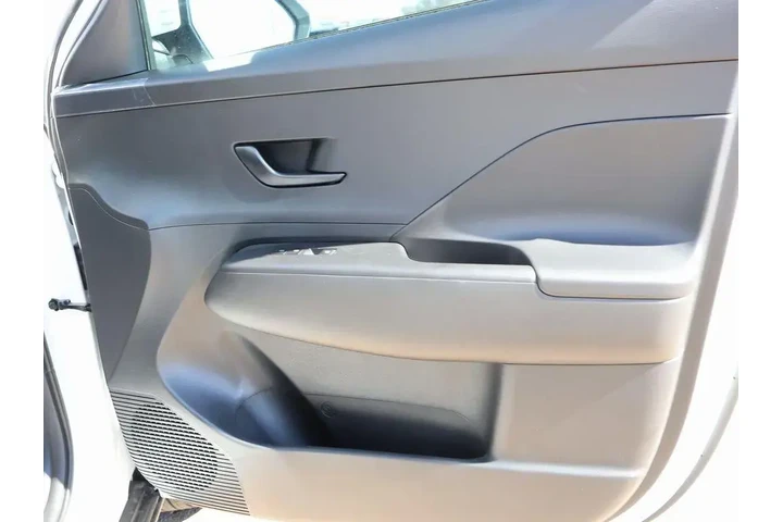 $26833 : Hyundai KONA 2026 SE 4dr SUV image 9