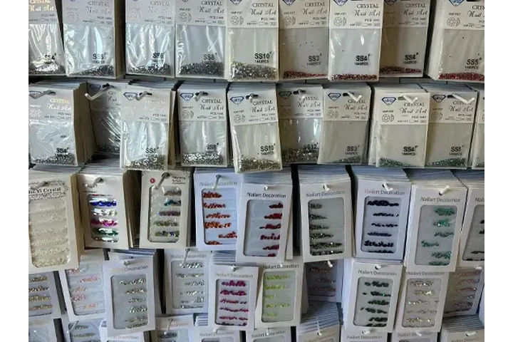 Suministros de uñas de calidad image 7