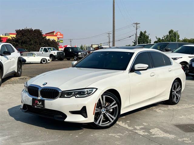 $26985 : 2021 BMW 3 Series 330i image 1