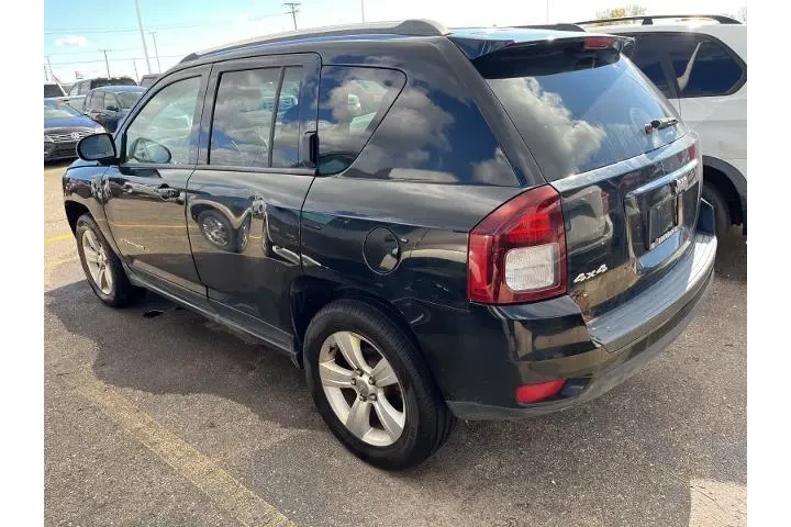 $2500 : Jeep Compass 2014 4x4 Sport image 9