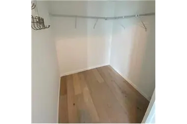 $5600 : Rental property with 2 bedro image 5