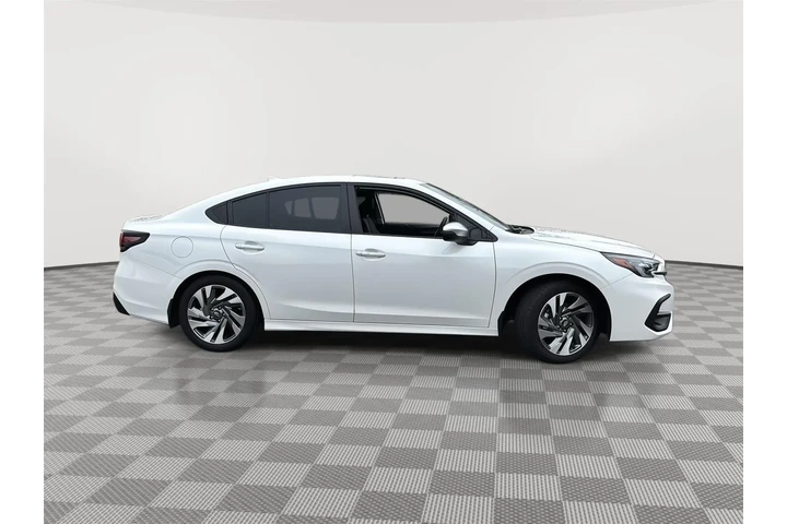 $37597 : 2025 Legacy Touring XT image 6