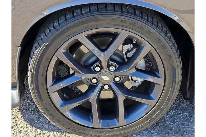 $37995 : Dodge Challenger 2023 R/T 2d image 8