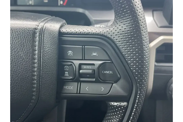 $35747 : Toyota Tacoma 2025 4x2 SR5 4 image 10