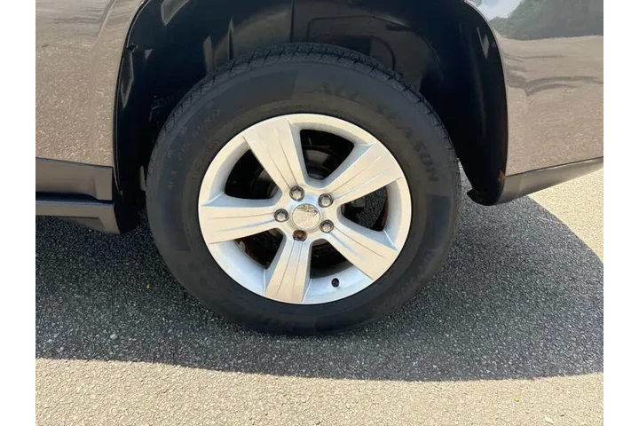 $5994 : 2015 Compass Latitude image 10