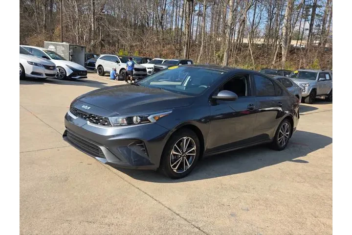 $17500 : Kia Forte 2023 LXS 4dr Sedan image 1