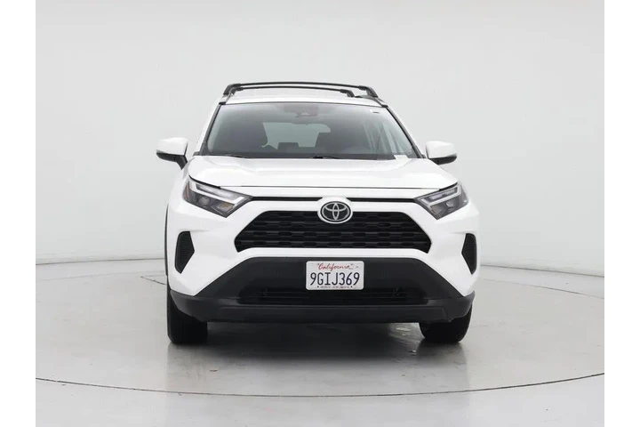 $31998 : Toyota RAV4 2023 AWD XLE 4dr image 1