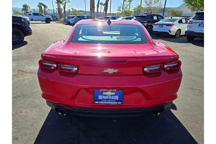 $25978 : Chevrolet Camaro 2023 LT 2dr image 5