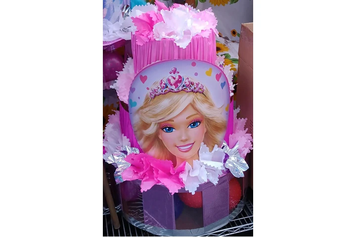 Cake Pinatas image 2