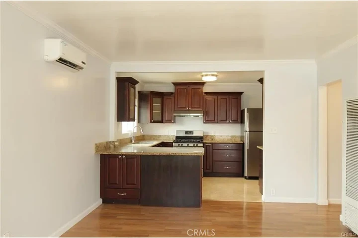 $1100 : Redondo Beach Apartamento 1B1B image 2