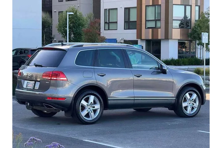 $12988 : 2012 Touareg Lux image 5