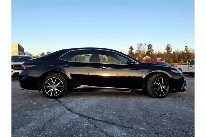 $27471 : Toyota Camry 2023 AWD SE 4dr image 2