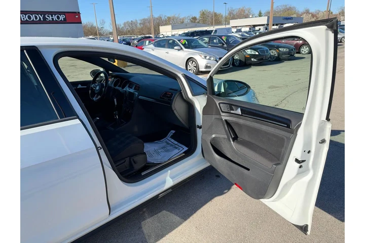 $12850 : 2017 GTI 2.0T image 9