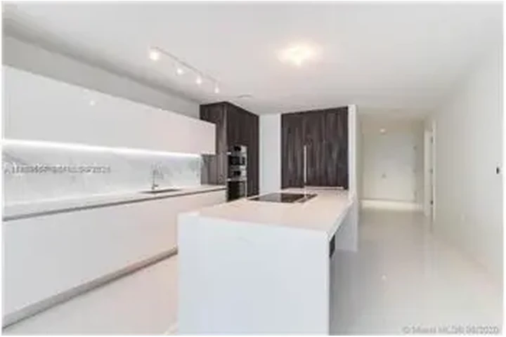 $9900 : Rental property with 3 bedro image 5