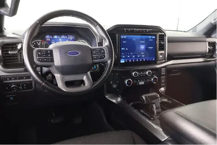 $39210 : Ford F-150 2023 4x4 XLT 4dr image 2