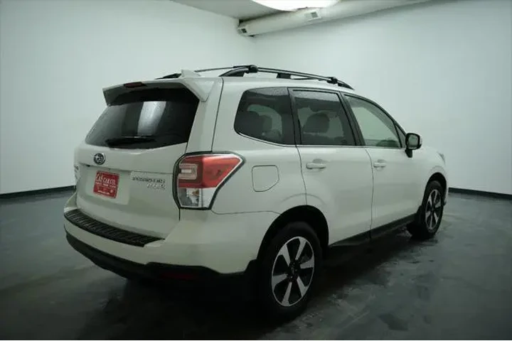 $10500 : Subaru Forester 2017 AWD 2.5 image 10