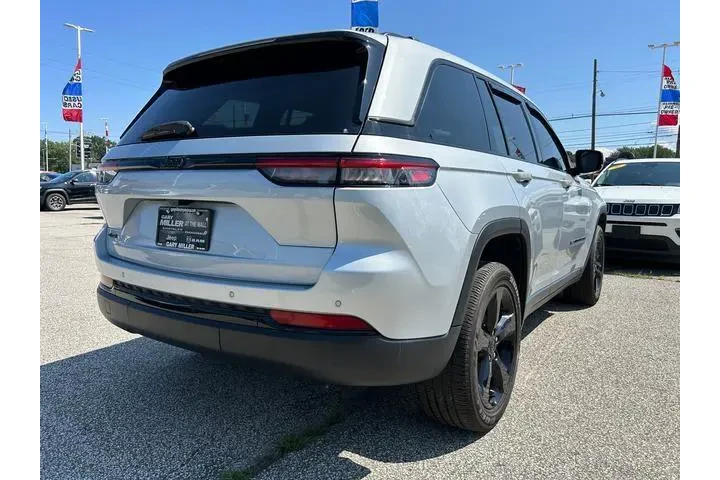 $35994 : Jeep Grand Cherokee 2023 4x4 image 3