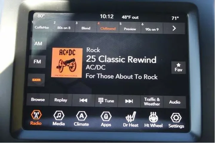 $17845 : Jeep Cherokee 2022 4x4 Latit image 2